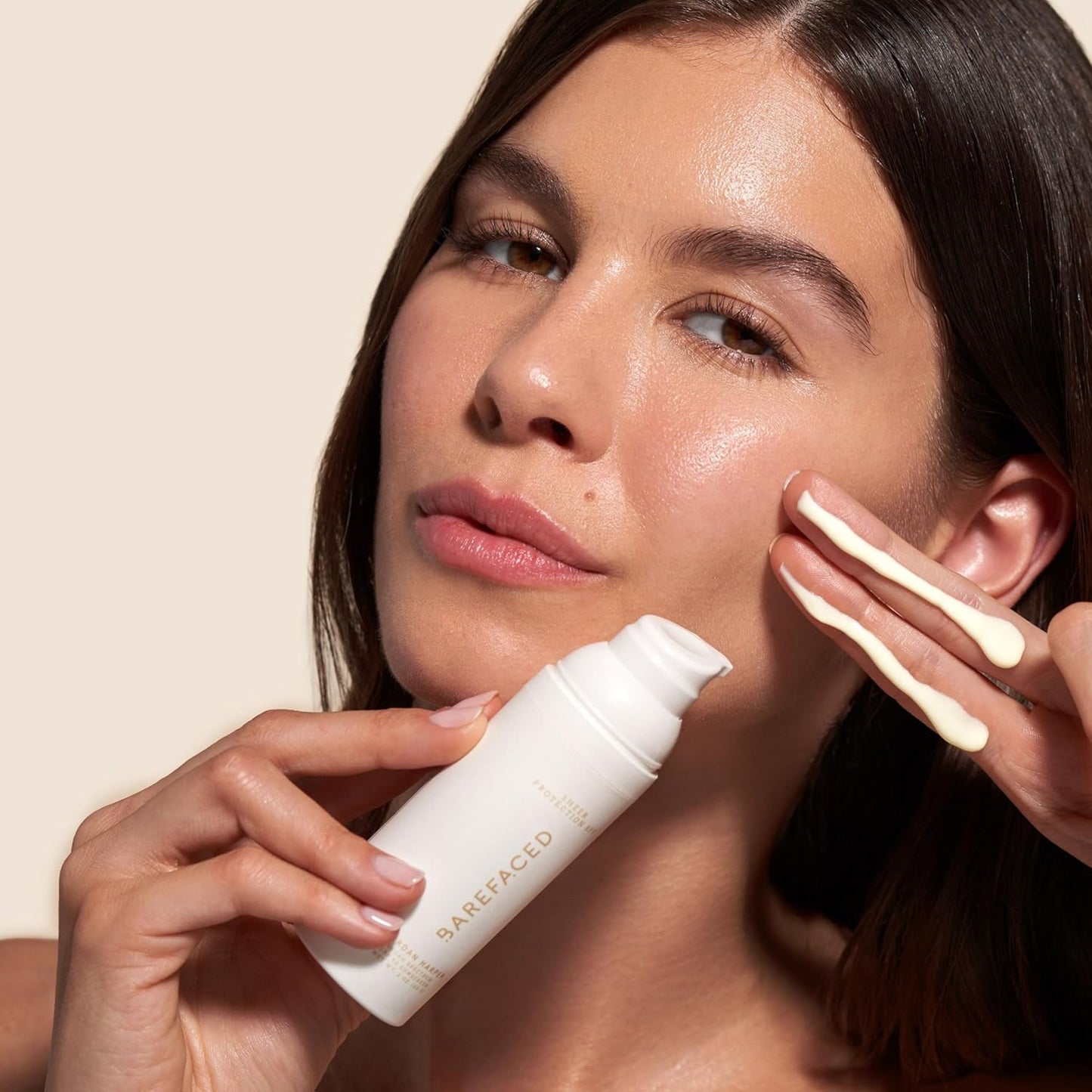 Sheer Protection SPF 50+ – Broad-Spectrum Face Sunscreen for Women with Zinc Oxide, Niacinamide & Hyaluronic Acid – Oil-Free UV Protection, Hydration & Anti-Aging with Universal Tint (60Ml)